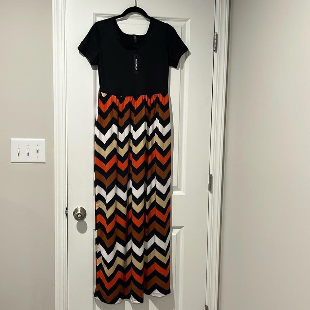 NWT black chevron short-sleeve casual maxi dress size medium